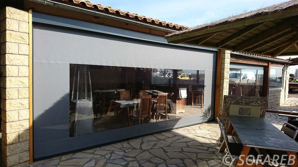 Bâche-sur-mesure-transparence-protection-veranda-terrasse-particulier-professionnel
