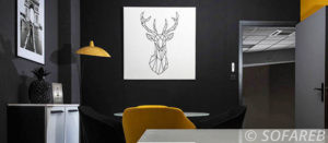 Bureau de direction avec des tissus tendus au mur