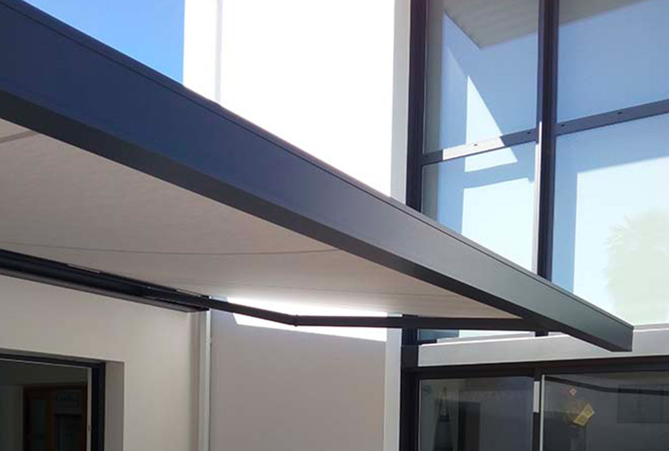 store extérieur haut de gamme sur mesure