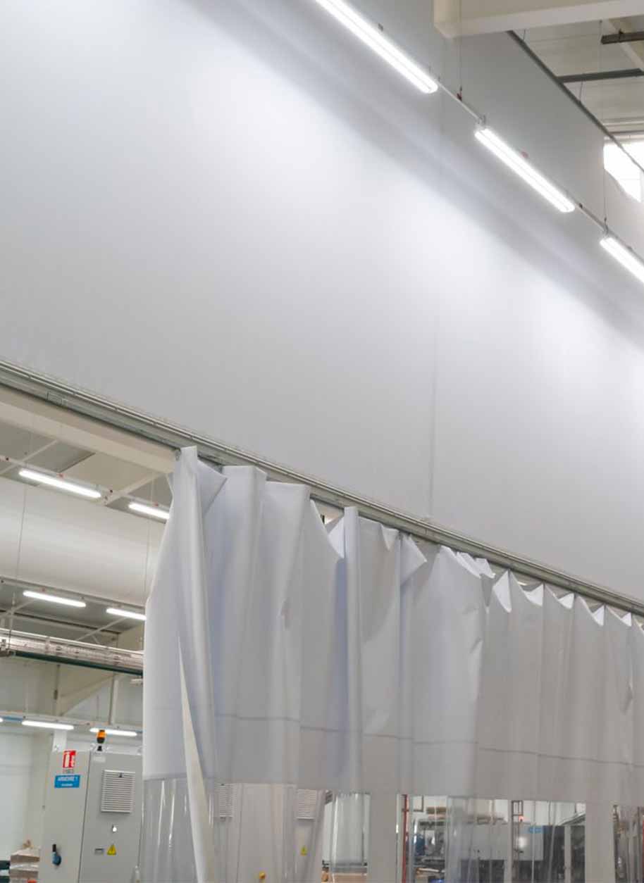 Rideaux-en-bâche-bmanche-pour-industrie
